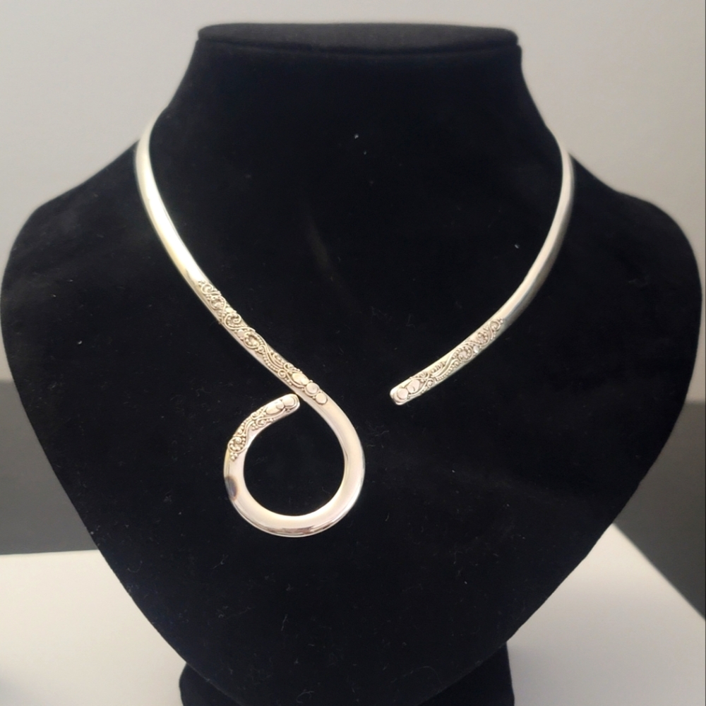 Sarda Bali Artisan Collection Sterling Silver S Collar Necklace 16"